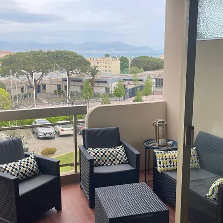 Joli Vue Mer, Piscine, Tennis, Parking Αντίμπ