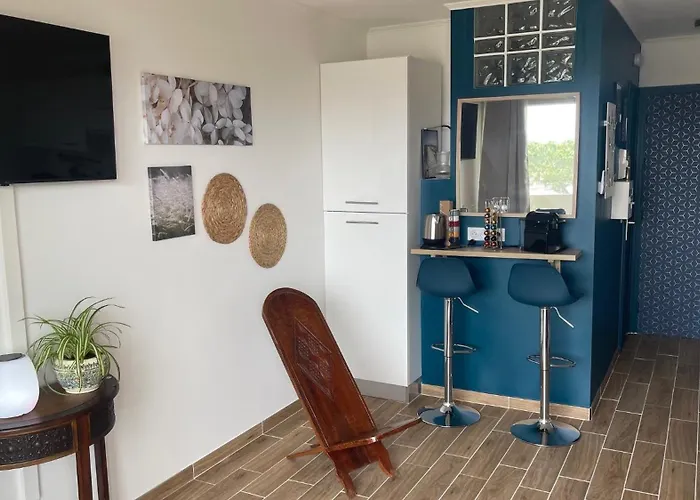 Joli Vue Mer, Piscine, Tennis, Parking Διαμέρισμα Αντίμπ