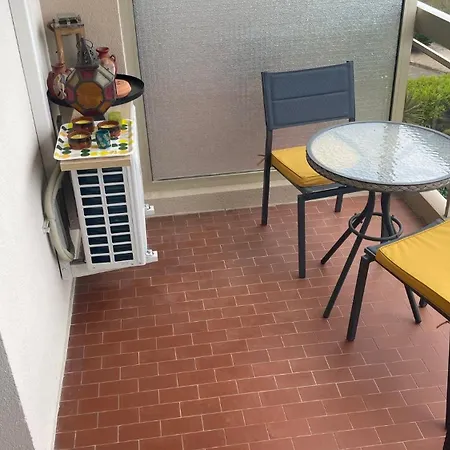Apartment Joli Vue Mer, Piscine, Tennis, Parking