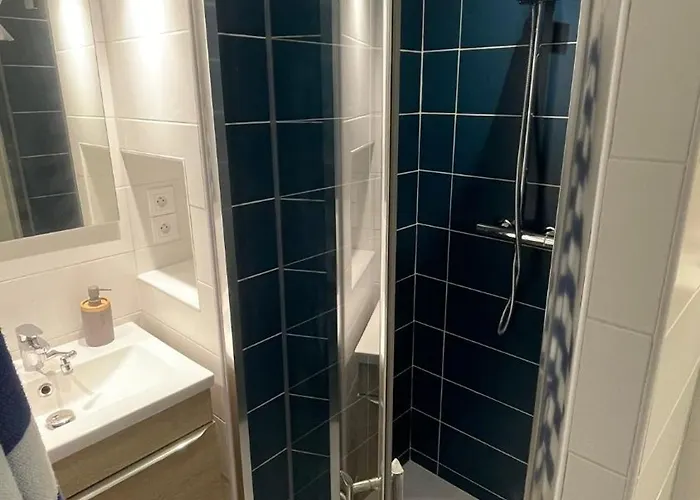 Joli Vue Mer, Piscine, Tennis, Parking * Antibes